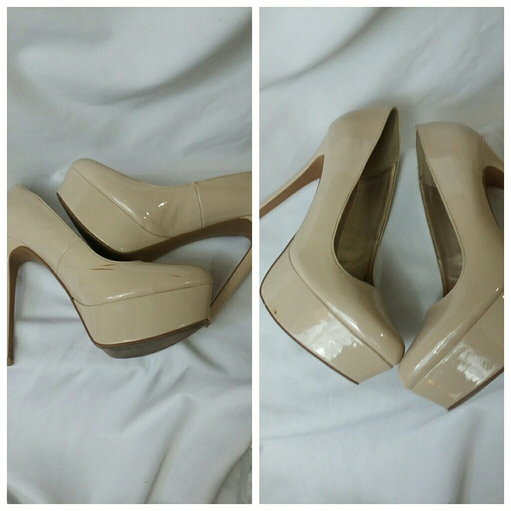 CHARLOTTE RUSSE Pin Up Style Pumps - Picture 3 of 6